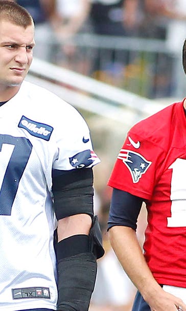 Brady, Revis give Gronkowski special attention on TE's road to recovery